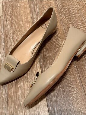 Zac Posen Light Beige Leather Pointed-Toe Flats with Gold Accent